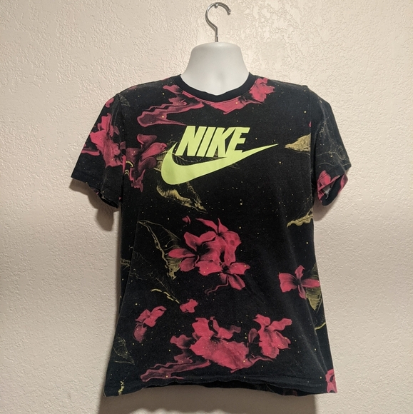 #NIKE Men's 'The Tee-Shirt in ''Space-Floral' Print - Picture 1 of 2